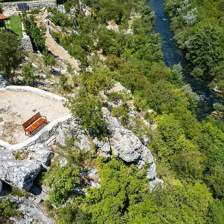 River Rose With Pool And Jacuzzi, Near The River