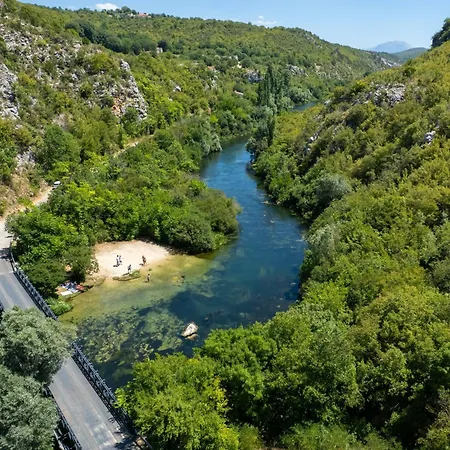 River Rose With Pool And Jacuzzi, Near The River * Srijane